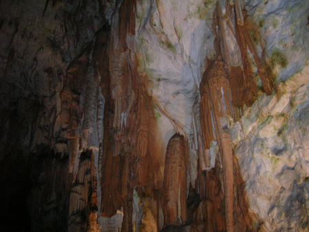 interno grotta postumia